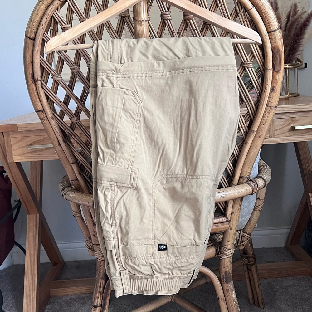 REI Men's Khaki Cargo Jogger Pants